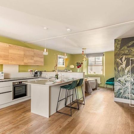 Shamrock, Bowness On Windermere, Superb One Bedroom Apartment With Private Parking Extérieur photo