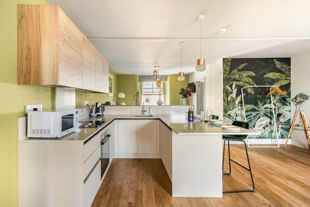 Shamrock, Bowness On Windermere, Superb One Bedroom Apartment With Private Parking Extérieur photo